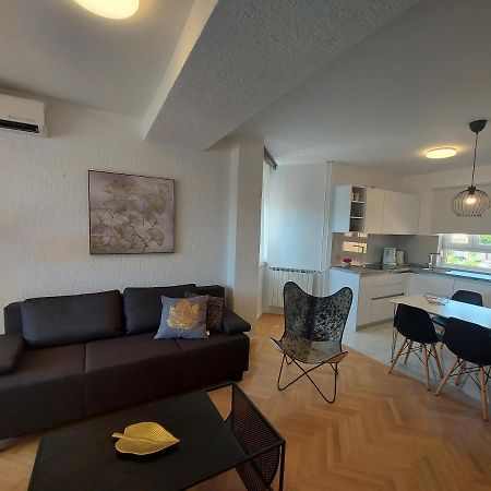Apartments Fugosic Punat Buitenkant foto